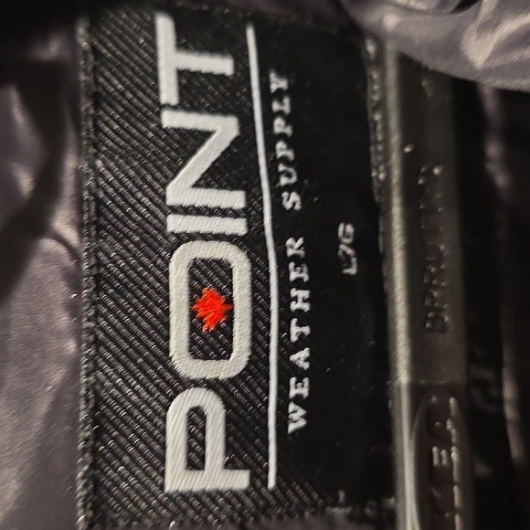 Women's Elegant Black Puffer Coat - Picture 2 of 4